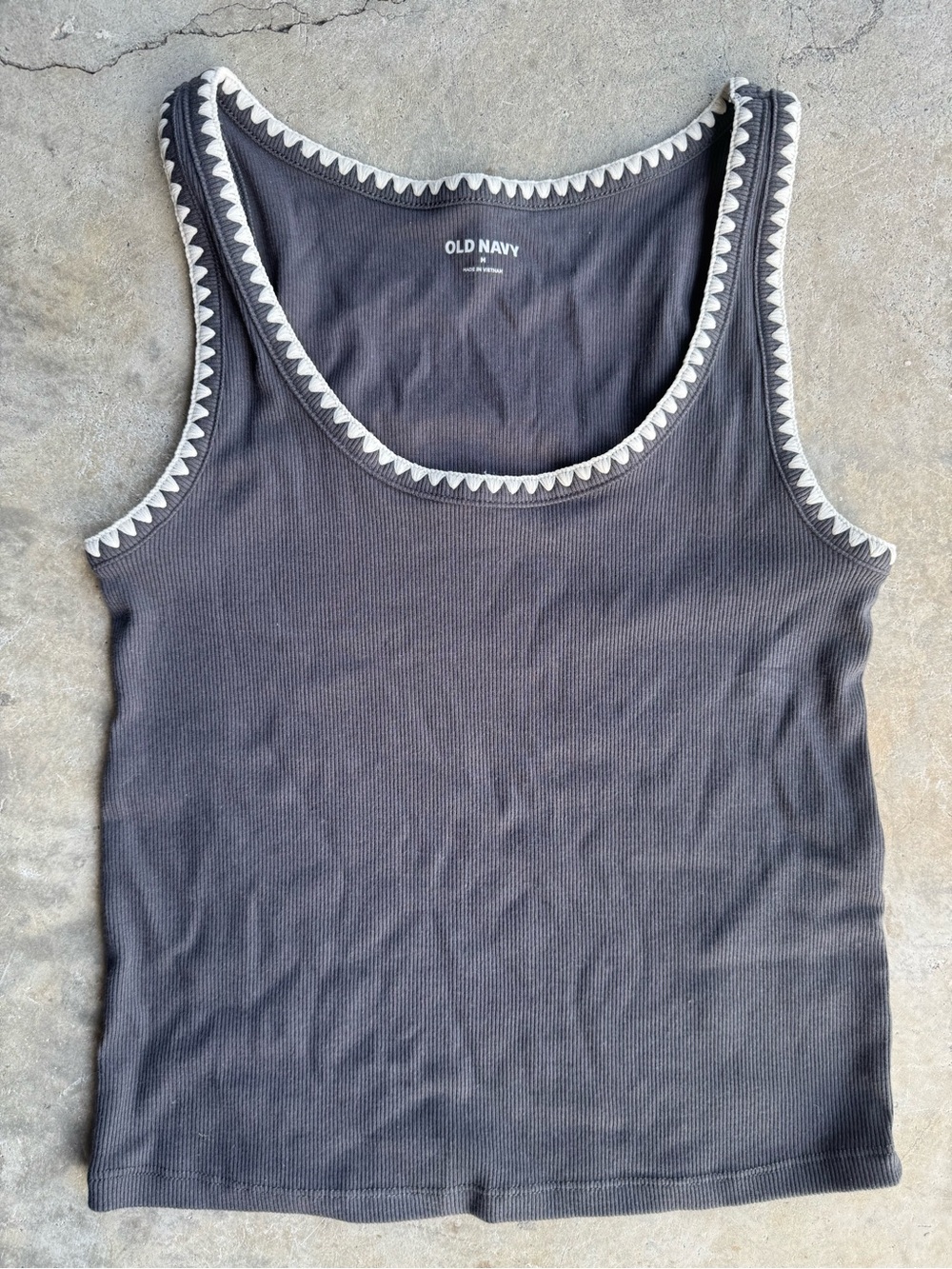 Old Navy Charcoal Ribbed Tank with Cream Trim Medium Neutral Cropped Basic
